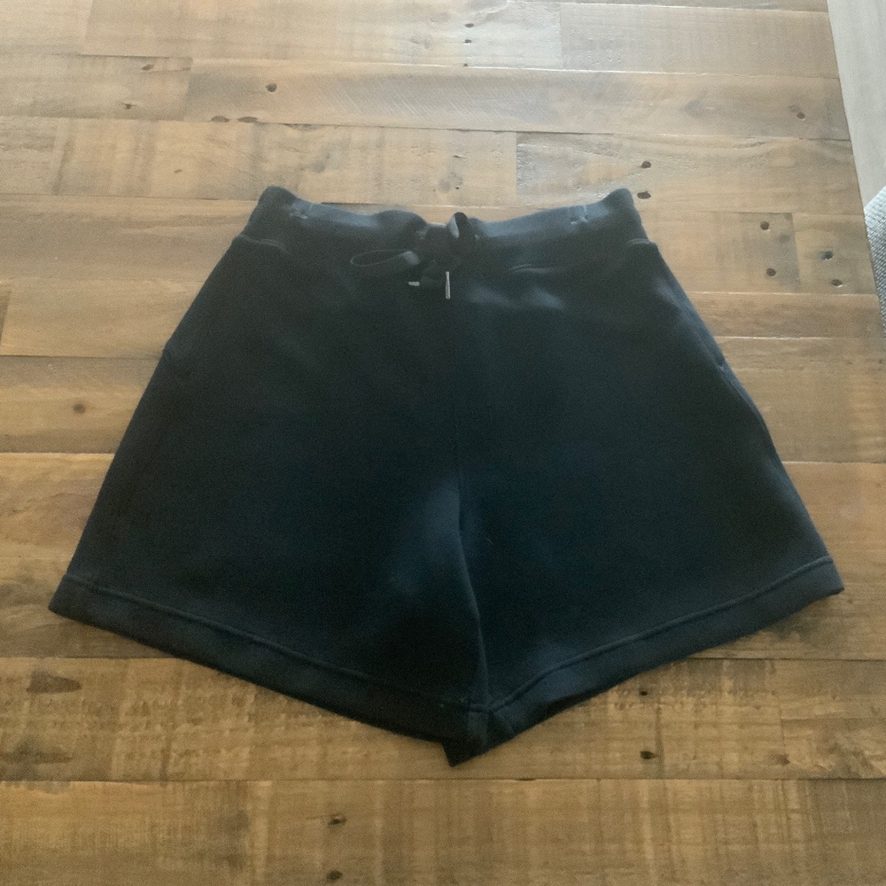 SPANX Air Essentials Short Small